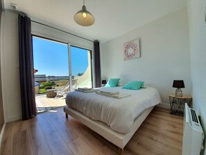 4 chambres, fer et planche à repasser, Wi-Fi, draps fournis