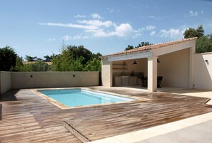 Outdoor pool - Villa Jasmines  (Sanilhac-Sagriès)