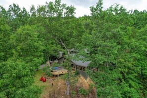 Cabin, 3 Bedrooms | Property grounds