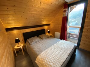 4 bedrooms, iron/ironing board, travel cot, free WiFi - Chalet CAPLUC sleeps 10 (Mont-Dore)