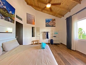 5 bedrooms, desk, iron/ironing board, WiFi - ✔️PRIVATE INFINITY POOL & MILLION DOLLAR LAKE VIEW (Yaque Abajo)