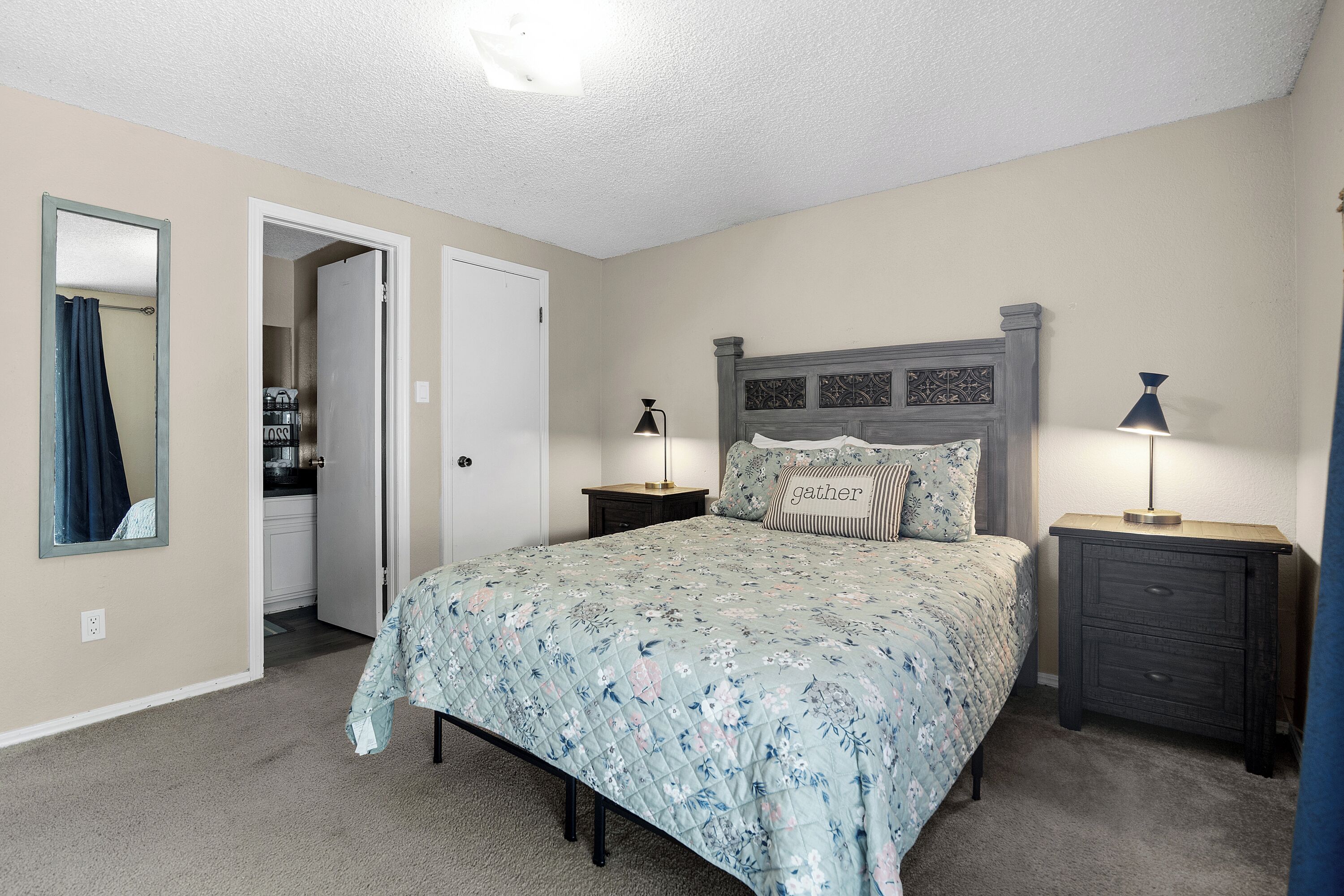 2 bedrooms, iron/ironing board, travel crib, free WiFi