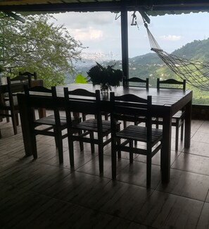 Daily cooked-to-order breakfast (EUR 7 per person)