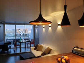 Télévision, chaîne hi-fi