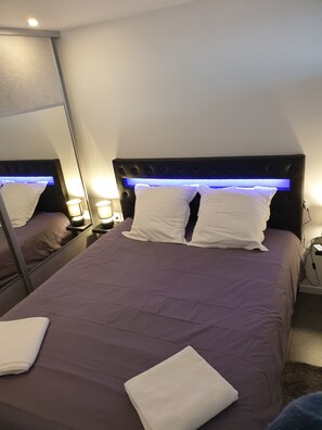 1 bedroom, in-room safe, iron/ironing board, WiFi