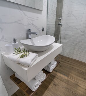 Studio Suite | Bathroom sink - Villa AMore Brela (Brela)