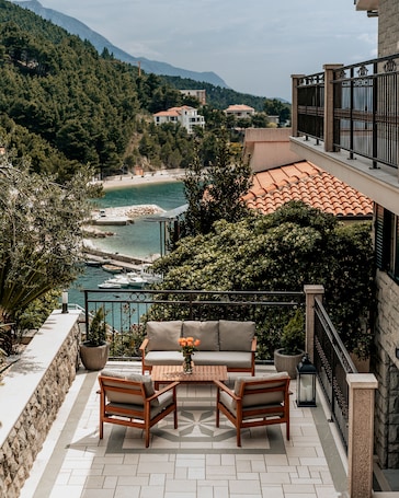 Luxury Apartment, Partial Sea View | Terrace/patio