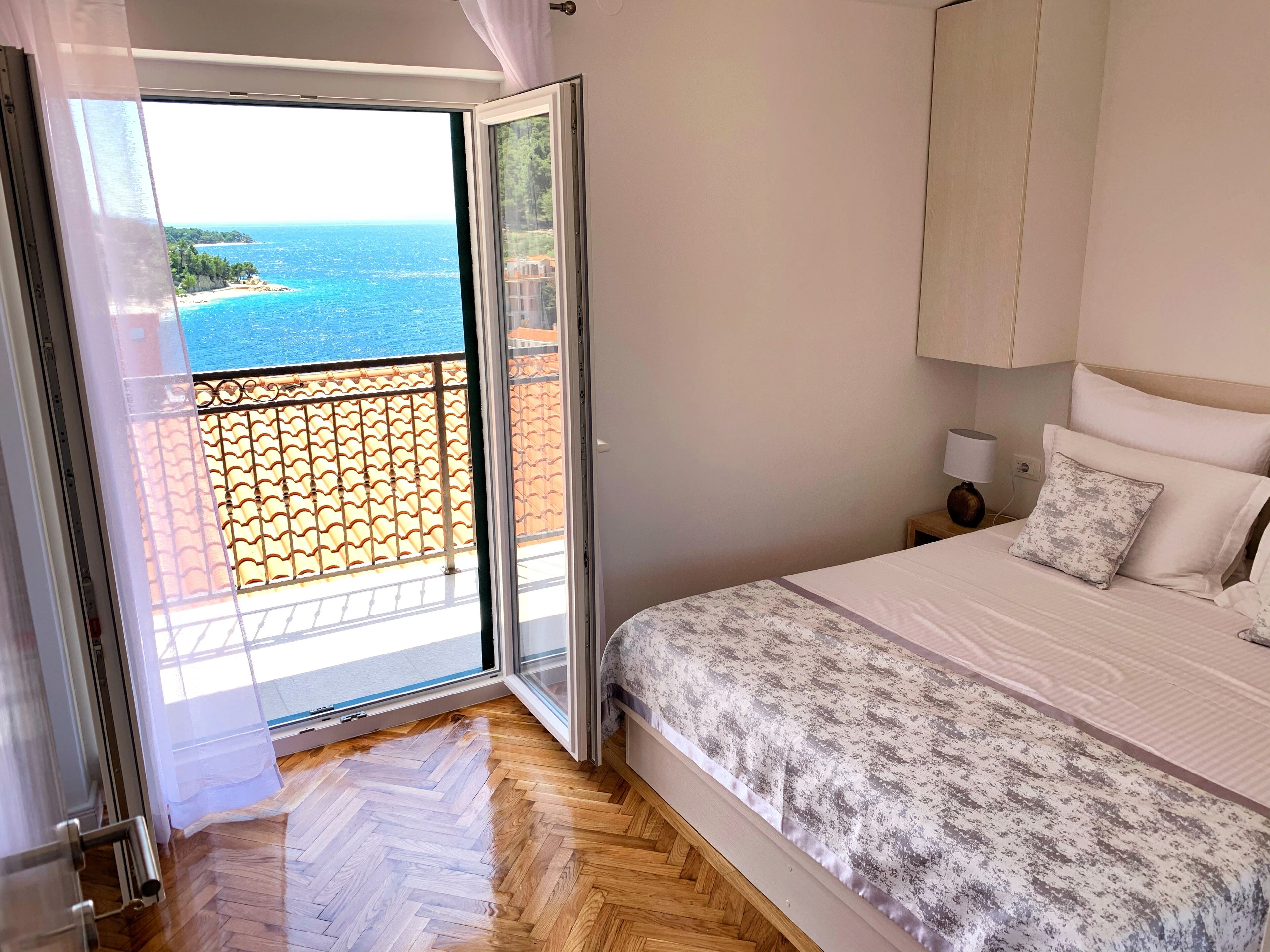 Superior Apartment | Premium bedding, down comforters, memory foam beds