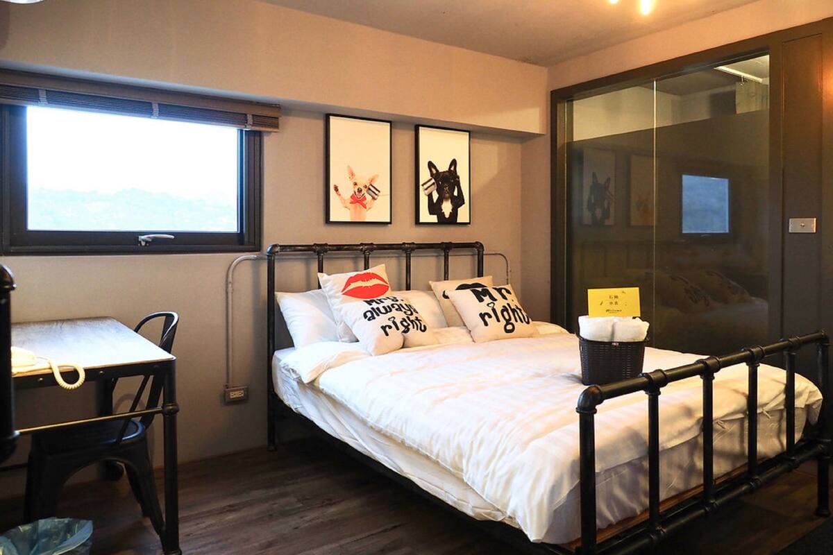 Individually furnished, blackout curtains, free WiFi, bed sheets