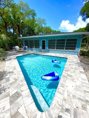 屋外プール、温水プール