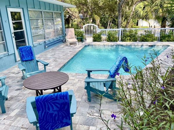 Outdoor pool, a heated pool