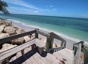 Beach nearby, sun-loungers, beach towels
