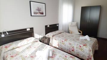 3 quartos, ferros/tábuas de passar roupa, Wi-Fi de cortesia