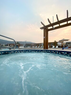 Outdoor pool, a heated pool - Cozy, Modern Cottage by the Lake in Wine Country (Osoyoos)
