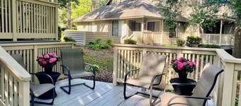 Kingston Resort: Winter rates, Ground floor, 7 min walk to beach, two decks