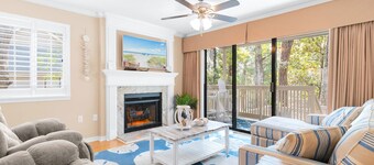 Kingston Resort: Winter rates, Ground floor, 7 min walk to beach, two decks