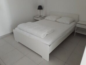 2 bedrooms, iron/ironing board, WiFi, wheelchair access