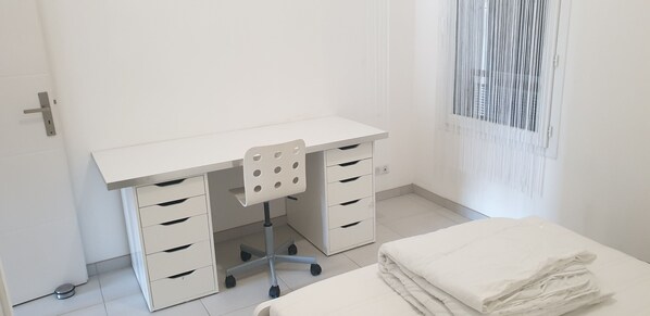 2 bedrooms, iron/ironing board, WiFi, wheelchair access