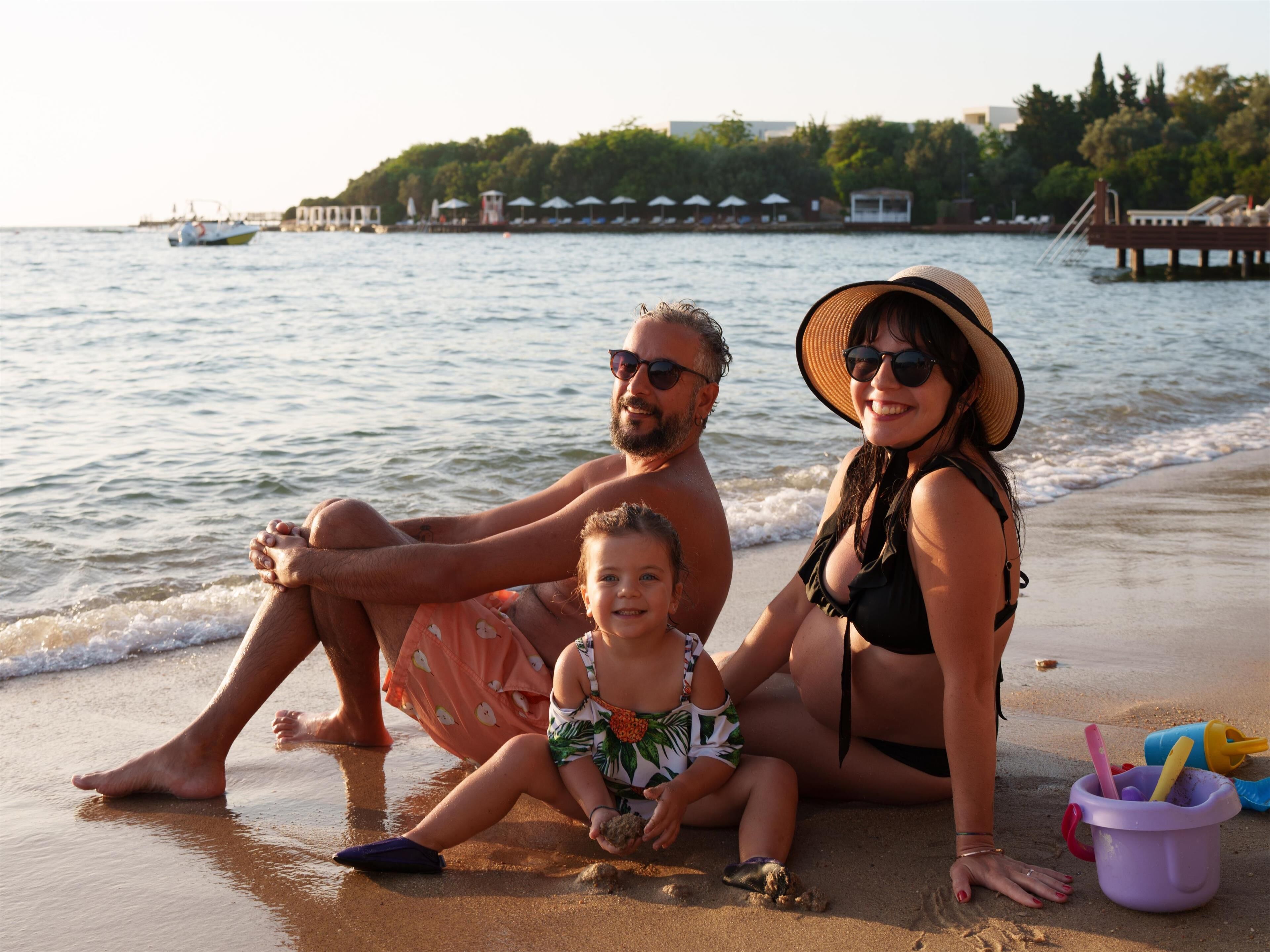 Private beach, sun-loungers, beach umbrellas, beach towels