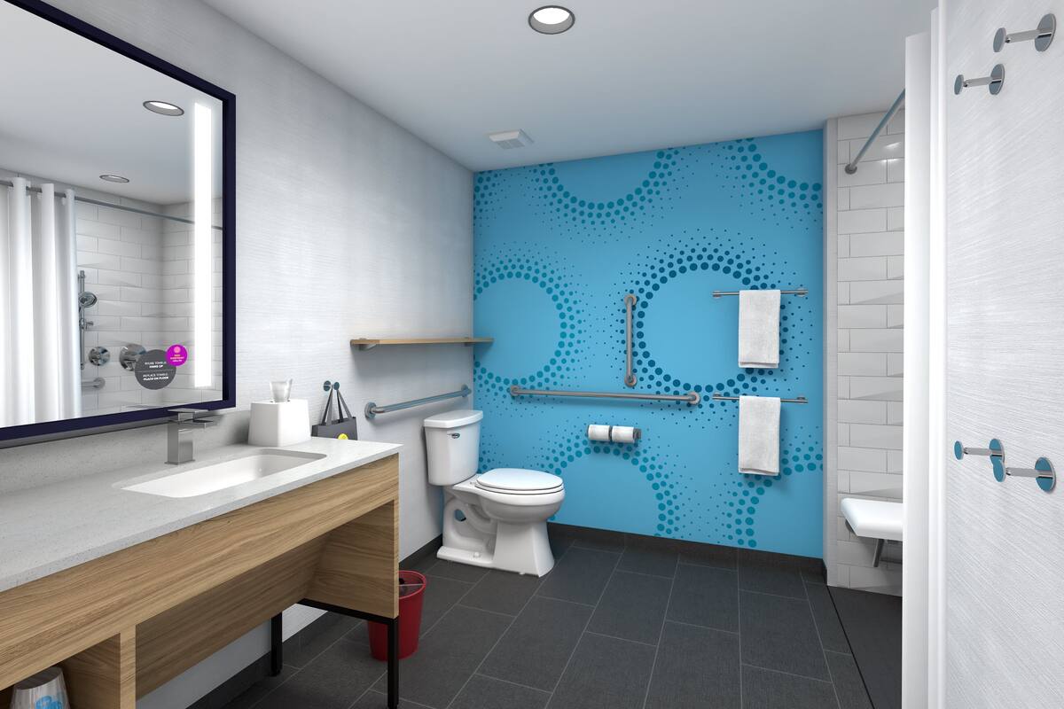 room, 1 king bed, accessible (mobility & hearing, roll-in shower) | bathroom | combined shower/bathtub, towels