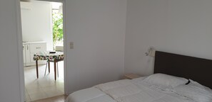 3 bedrooms, iron/ironing board, WiFi