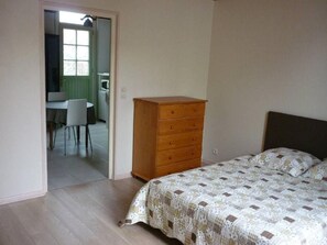 3 bedrooms, iron/ironing board, WiFi