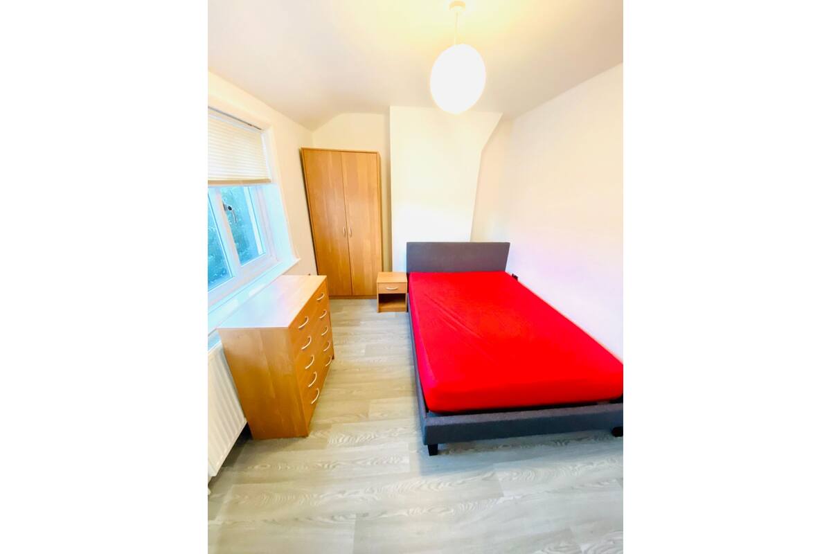 Standard Studio (Triple)