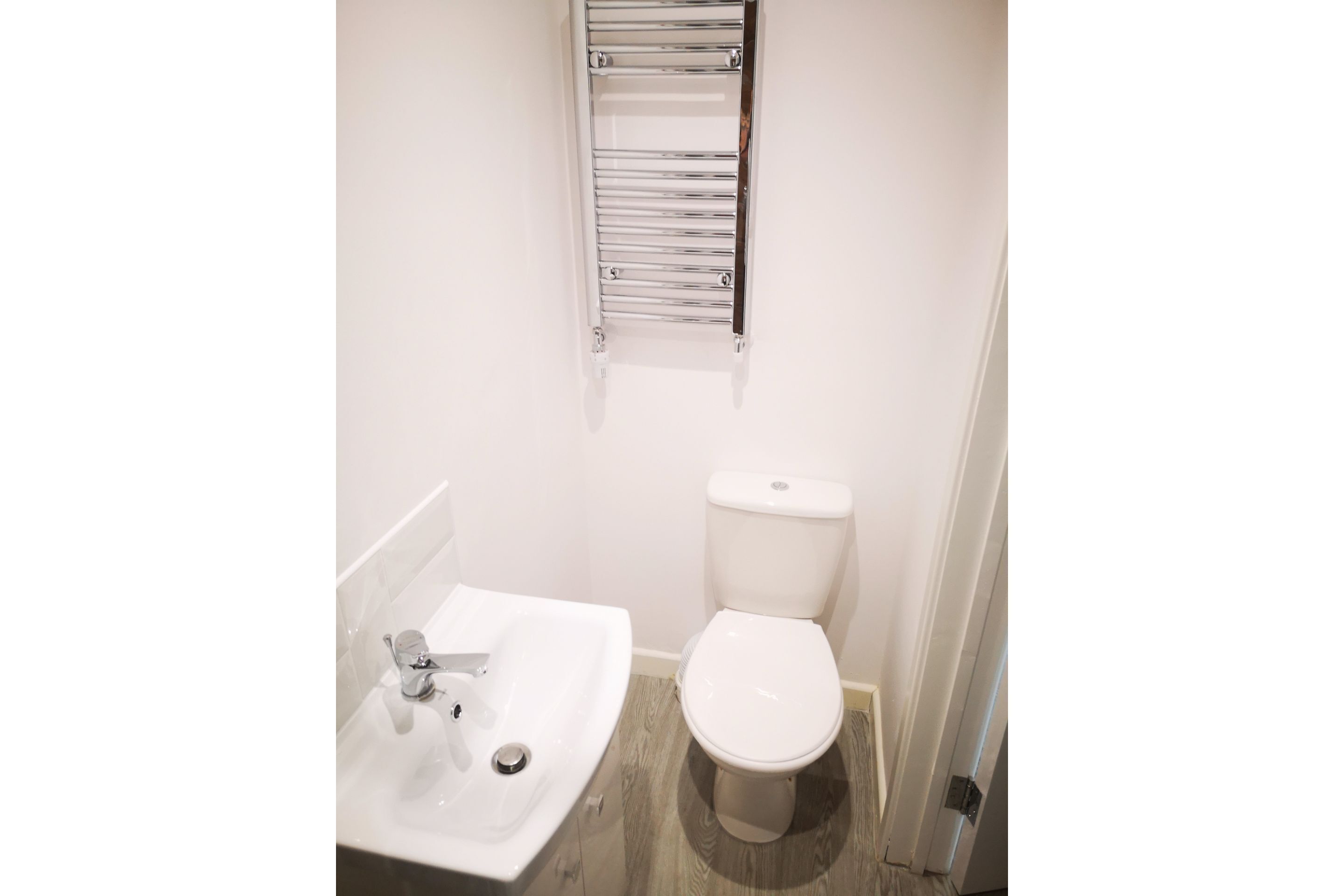 Standard Studio (Triple) | Bathroom | Shower, free toiletries, towels