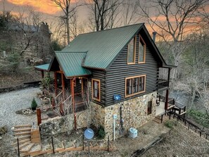 Exterior - Fishtrap Overlook on the Toccoa River - Luxury Cabin w/ Views Deck WiFi Hot Tub! (Blue Ridge)