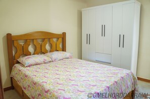 2 slaapkamers, een strijkplank/strijkijzer, wifi, beddengoed