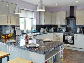 Dishwasher, high chair - A perfect base for a couple or family looking for an adventure. (Malvern)