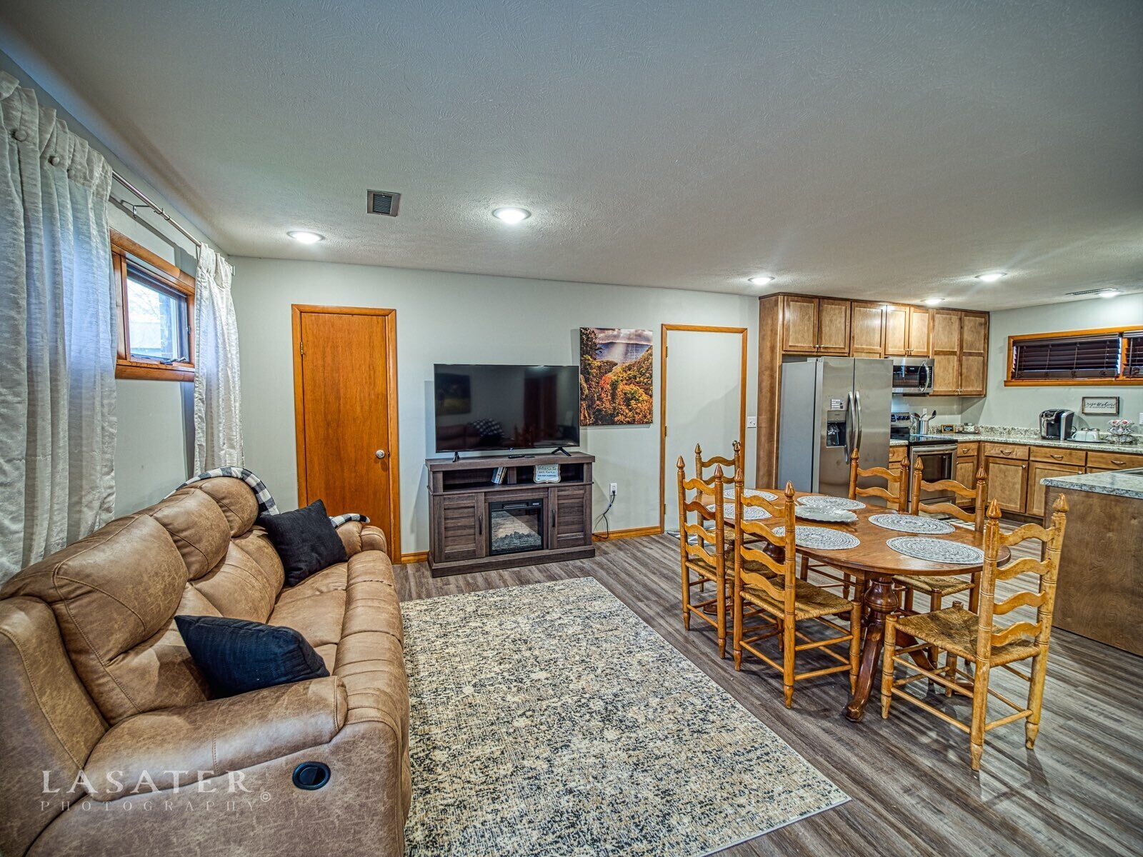 BrickHouse off the Square - Cozy 3 bedroom house