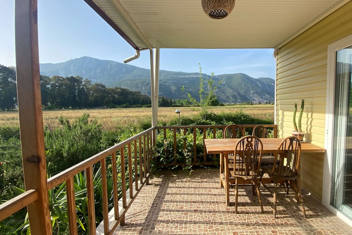 Premium-Doppel- oder -Zweibettzimmer, Terrasse, Bergblick | 1 Schlafzimmer, kostenloses WLAN
