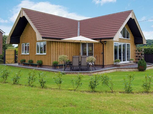 2 bedroom accommodation in Crickheath, near Oswestry
