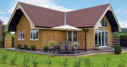 2 bedroom accommodation in Crickheath, near Oswestry