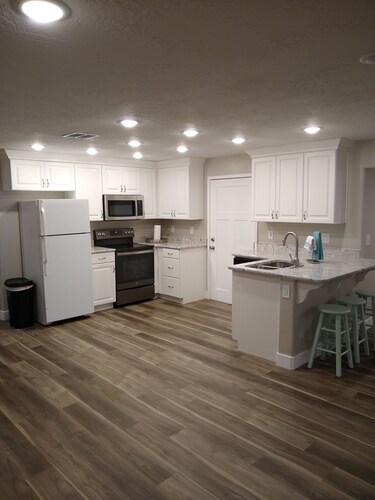 Spacious Suite: Basement Apartment