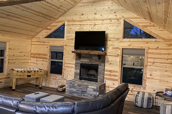 TV connectée, cheminée, baby-foot