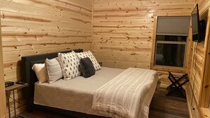 3 bedrooms, free WiFi, bed sheets - Spacious Cabin in Hocking Hills close to Caves.HotTub,Grill & 66 Acres of Hiking (McArthur)