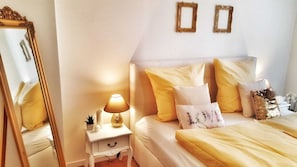 3 chambres, fer et planche à repasser, Wi-Fi, draps fournis