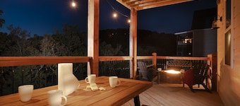 #1 in Table Rock! NEW 7B/7BA Home w/ Fire Pit, 2 Decks, Water View! â
â
â
â
â