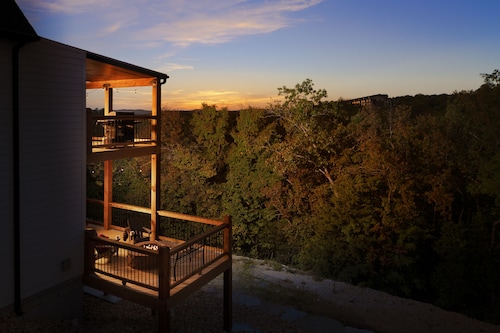 #1 in Table Rock! NEW 7B/7BA Home w/ Fire Pit, 2 Decks, Water View! ★★★★★