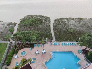 Pool - On the beach (Clearwater)