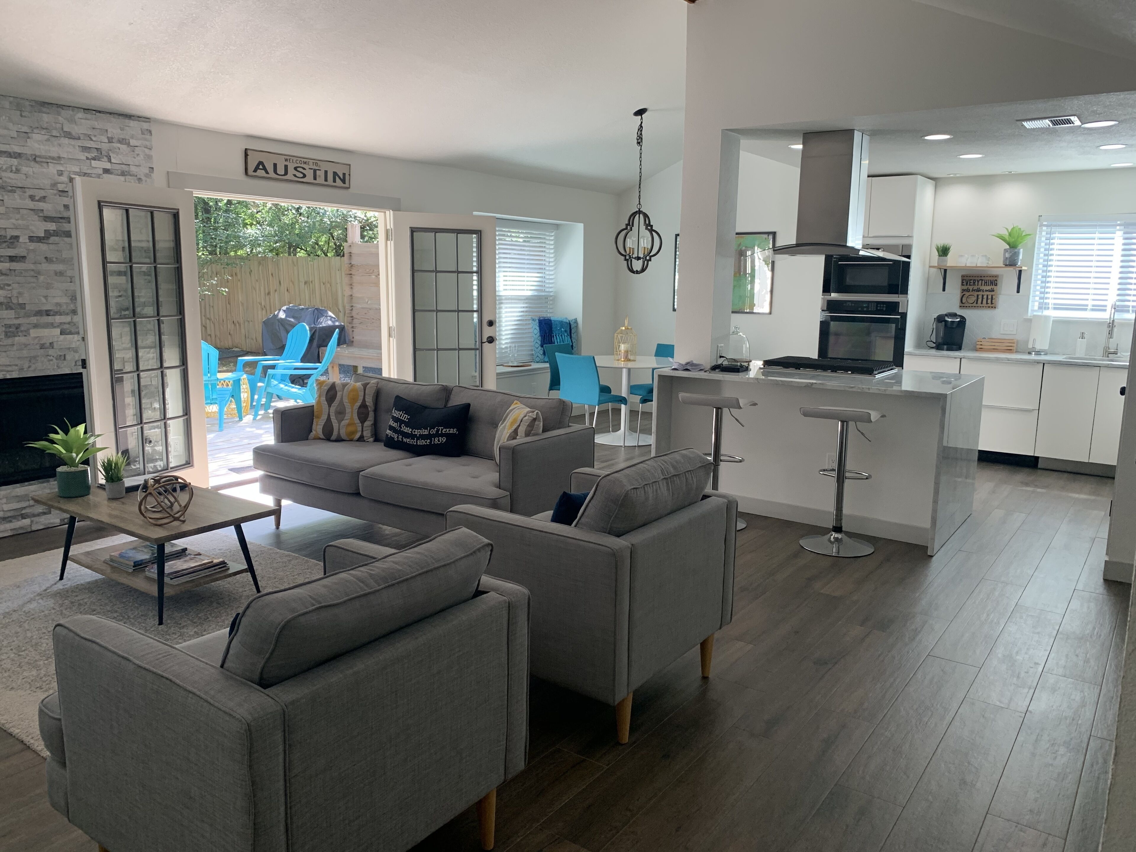 Beautifully updated, luxury home, close to Domain!