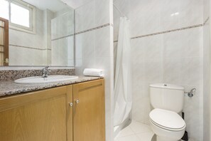 Bathroom - City Ayuntamiento Square (Valencia)