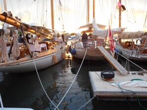 صورة غير مصنفة، 5 من 48، زرّ