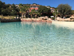 Piscine extérieure, piscine chauffée