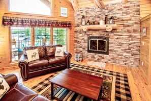 Smart TV, fireplace, DVD player, stereo