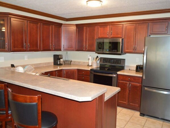 電子レンジ、オーブン、食器洗い機、コーヒー / ティーメーカー