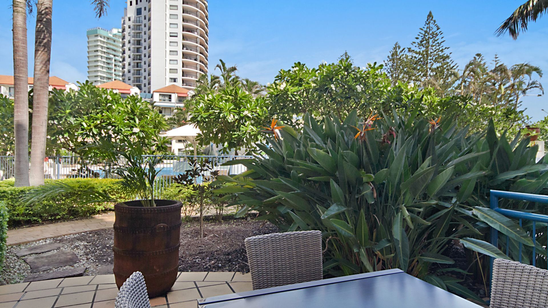 Calypso Plaza Resort Unit 141 Motel style apartment in Central Coolangatta