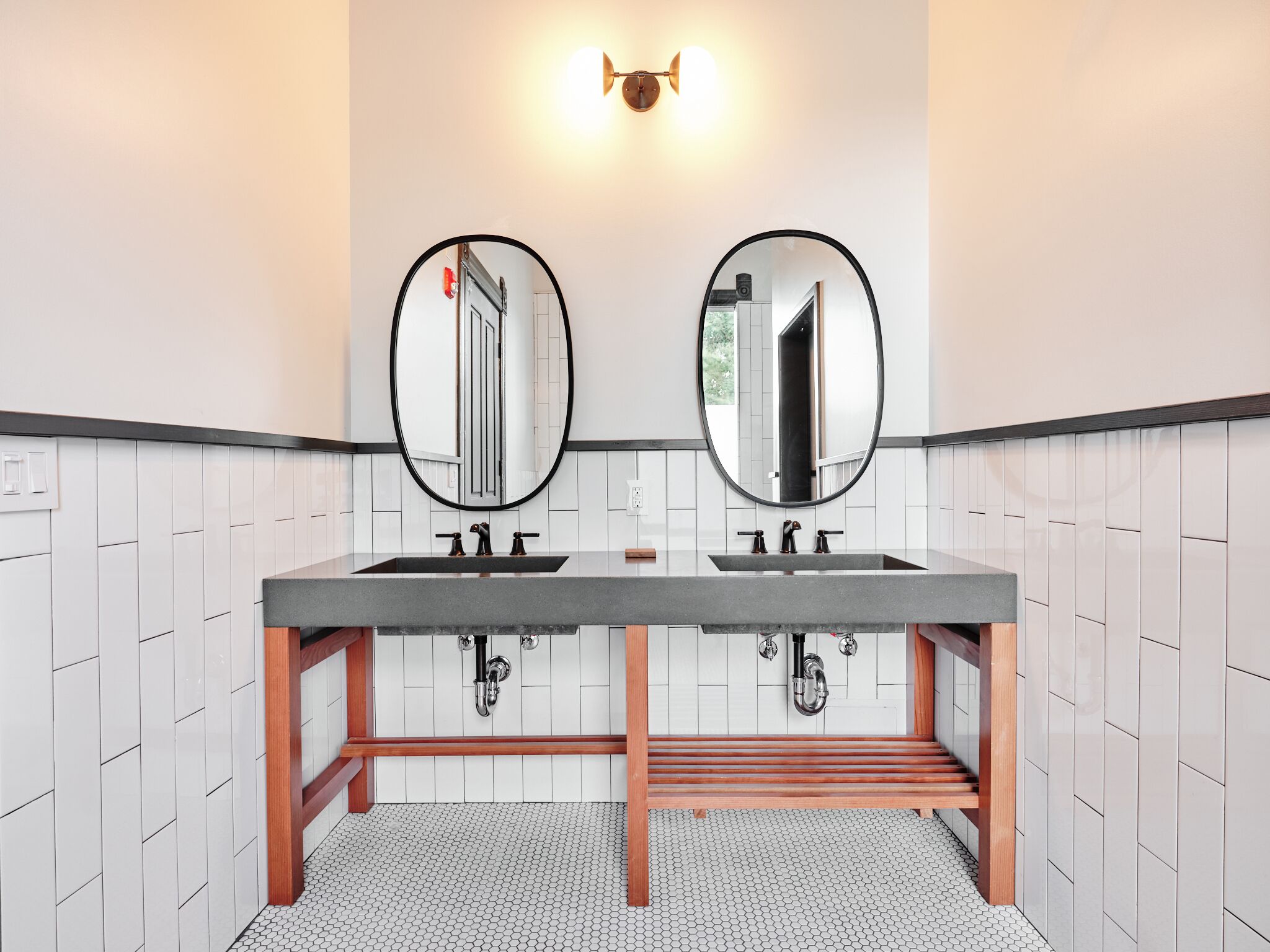 FLORA | Bathroom | Free toiletries, hair dryer, towels